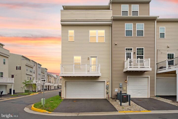 Property Photo:  24550 Pommel Terrace  VA 20166 