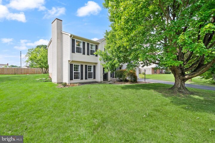 Property Photo: 5793 Rockcliff Lane VA 22193