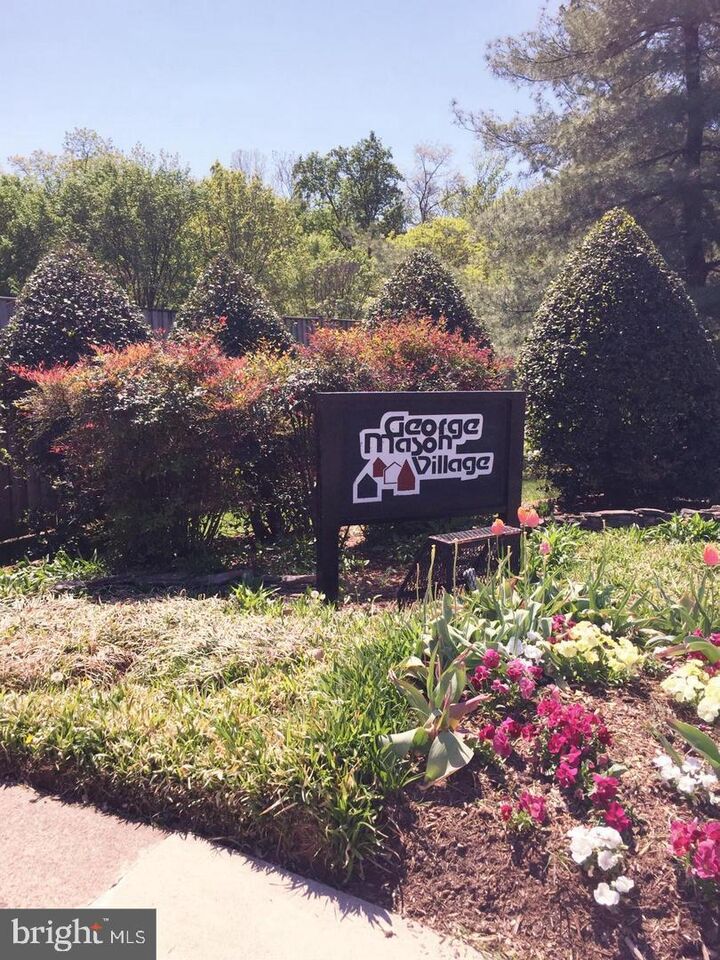 Property Photo:  1519 S George Mason Drive S 21  VA 22204 