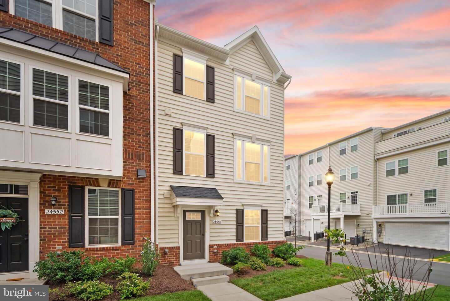 Property Photo: 24550 Pommel Terrace VA 20166