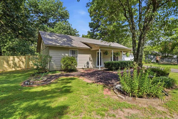 Property Photo: 5903 Edgewood Dr AR 72019