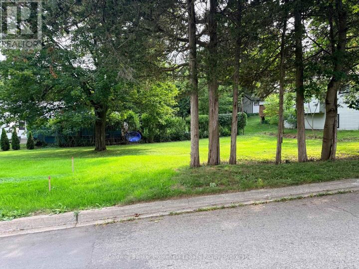 Property Photo:  1 Park Ln Lane  ON N4X 0B6 