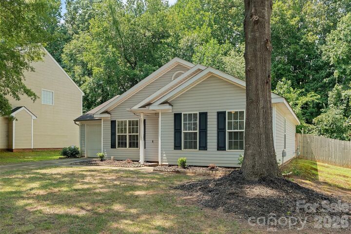 Property Photo:  8019 Shiny Meadow Lane  NC 28215 