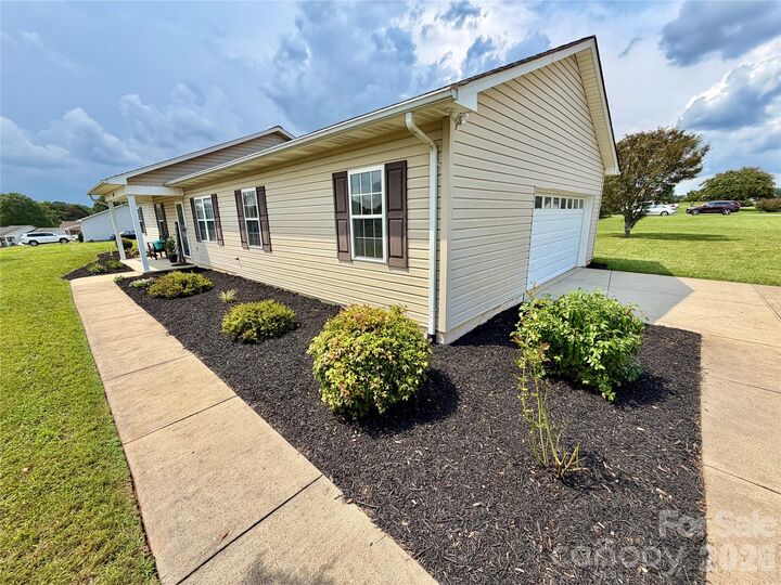 Property Photo:  134 Brentwood Drive  NC 28681 