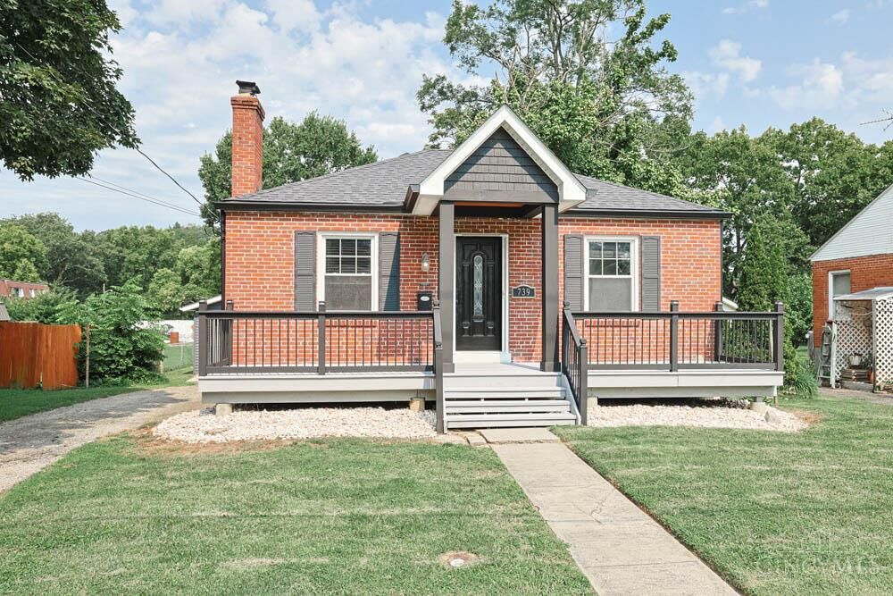 Property Photo: 739 Pasadena Avenue OH 45150