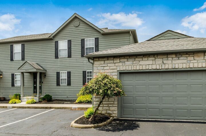 Property Photo: 5805 Blendon Place Drive OH 43230