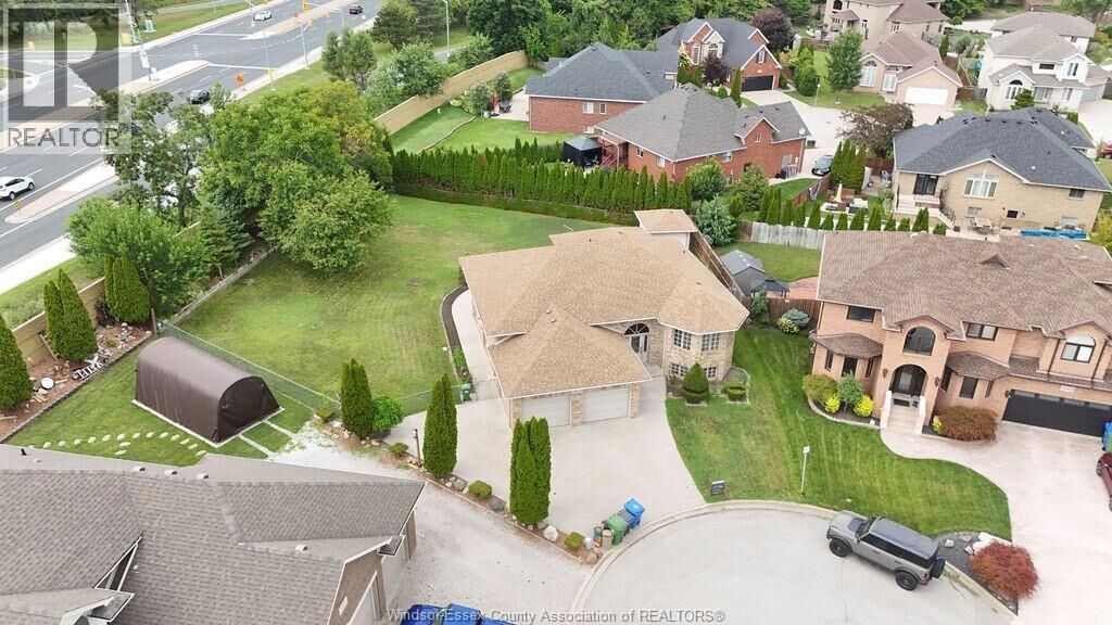 Property Photo:  2672 Fleming Court  ON N9E 4P1 