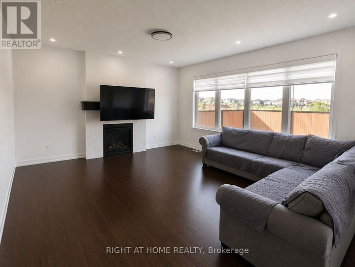 Property Photo:  800 Paseana Place  ON K2V 0P7 