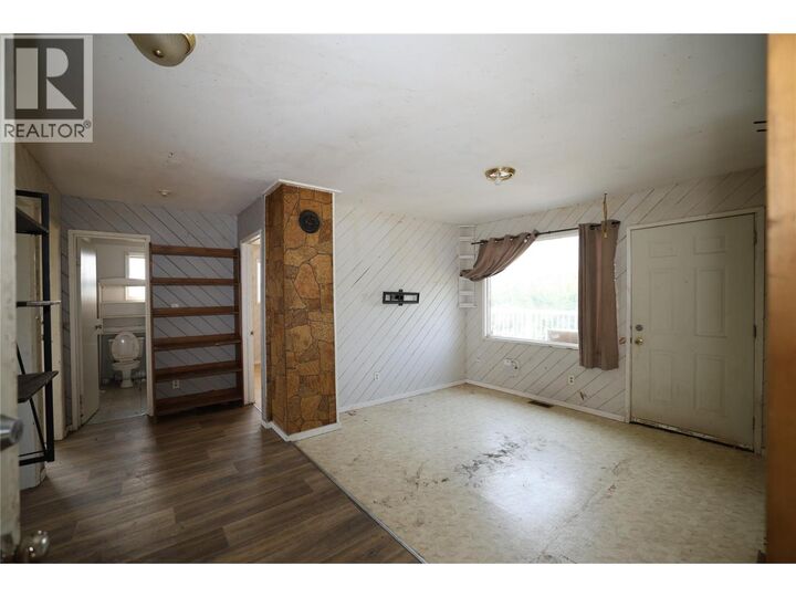 Property Photo: 1227 25th S Avenue BC V0B 1G1
