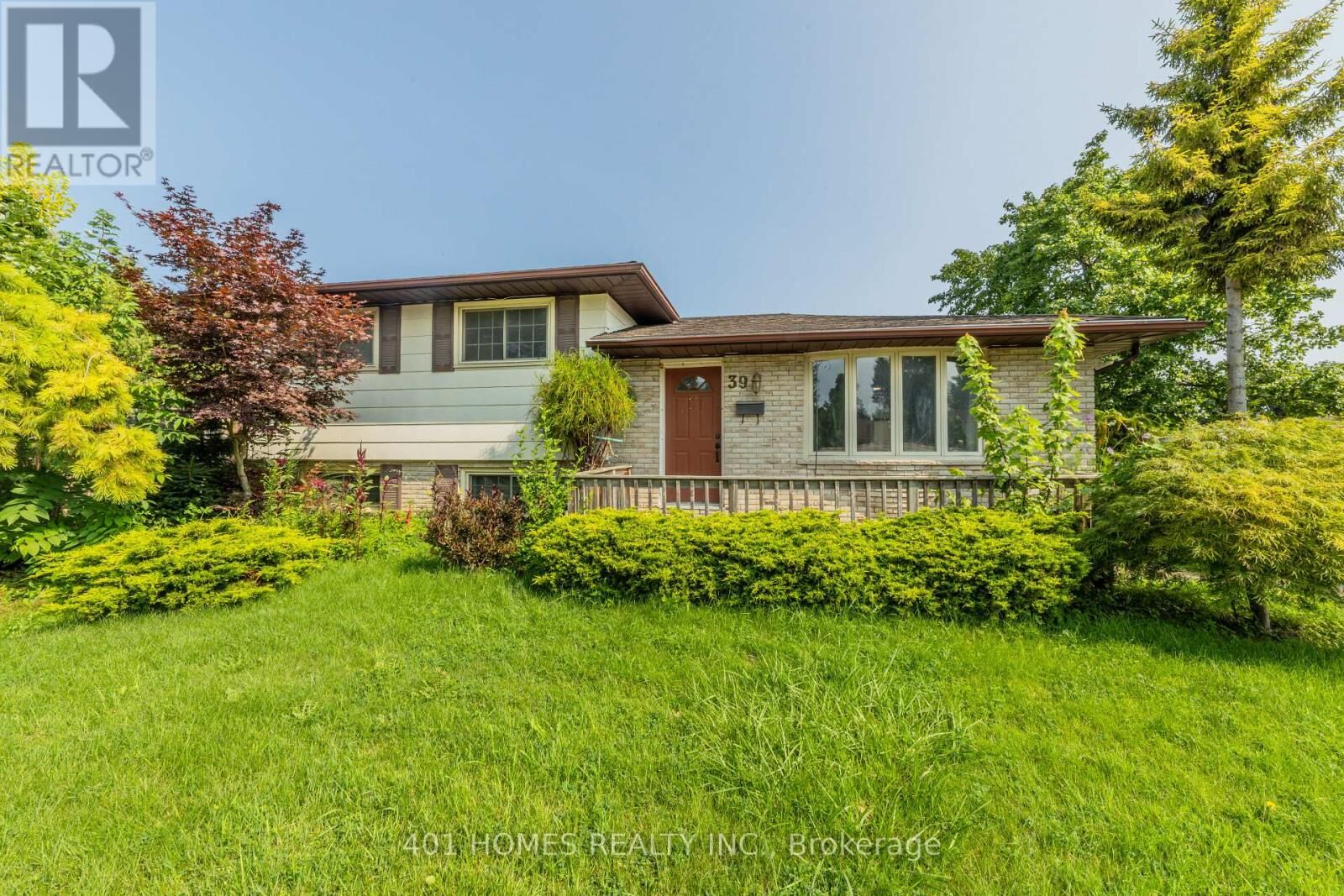 Property Photo: 39 Patricia Street ON N5P 3Z9