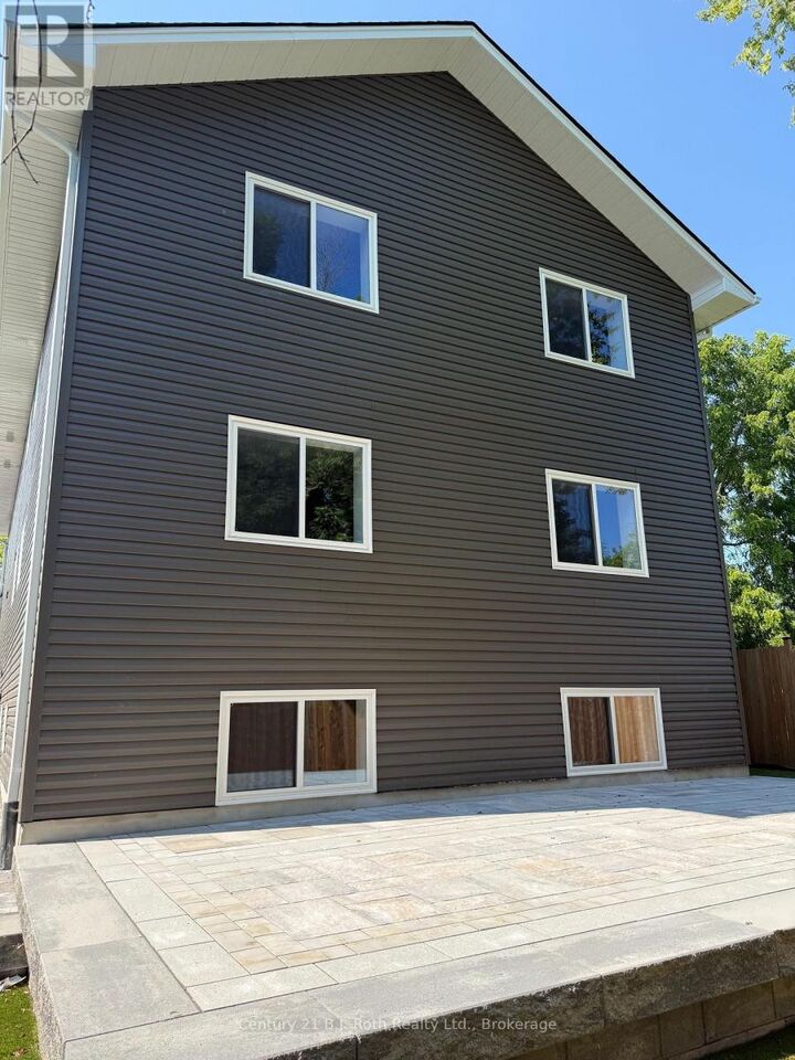 Property Photo: 165 Barrie Road 1 (Main) ON L3V 2P6