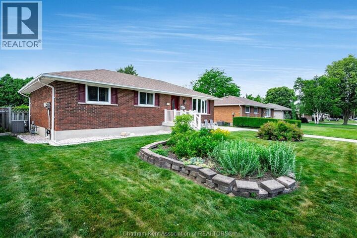 Property Photo:  175 Sylvester Drive  ON N7M 2B8 