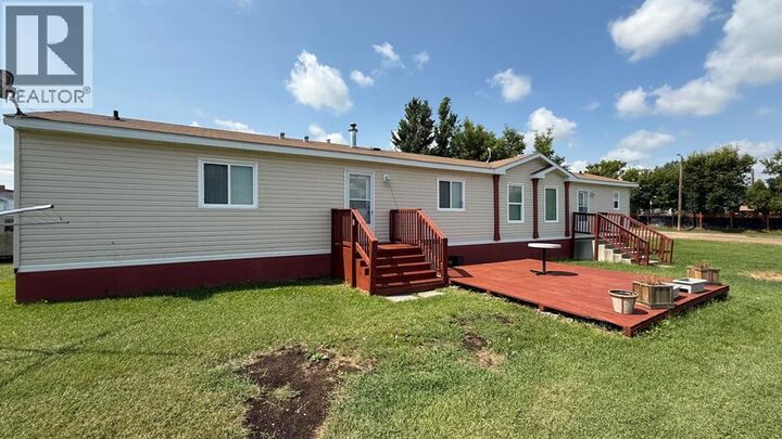 Property Photo:  209 2 Avenue  AB T0J 0T0 