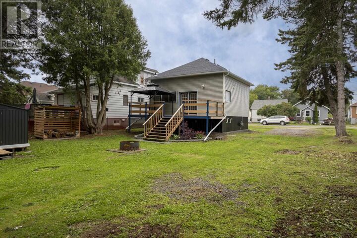 Property Photo: 238 Angus St ON P7A 2Y4