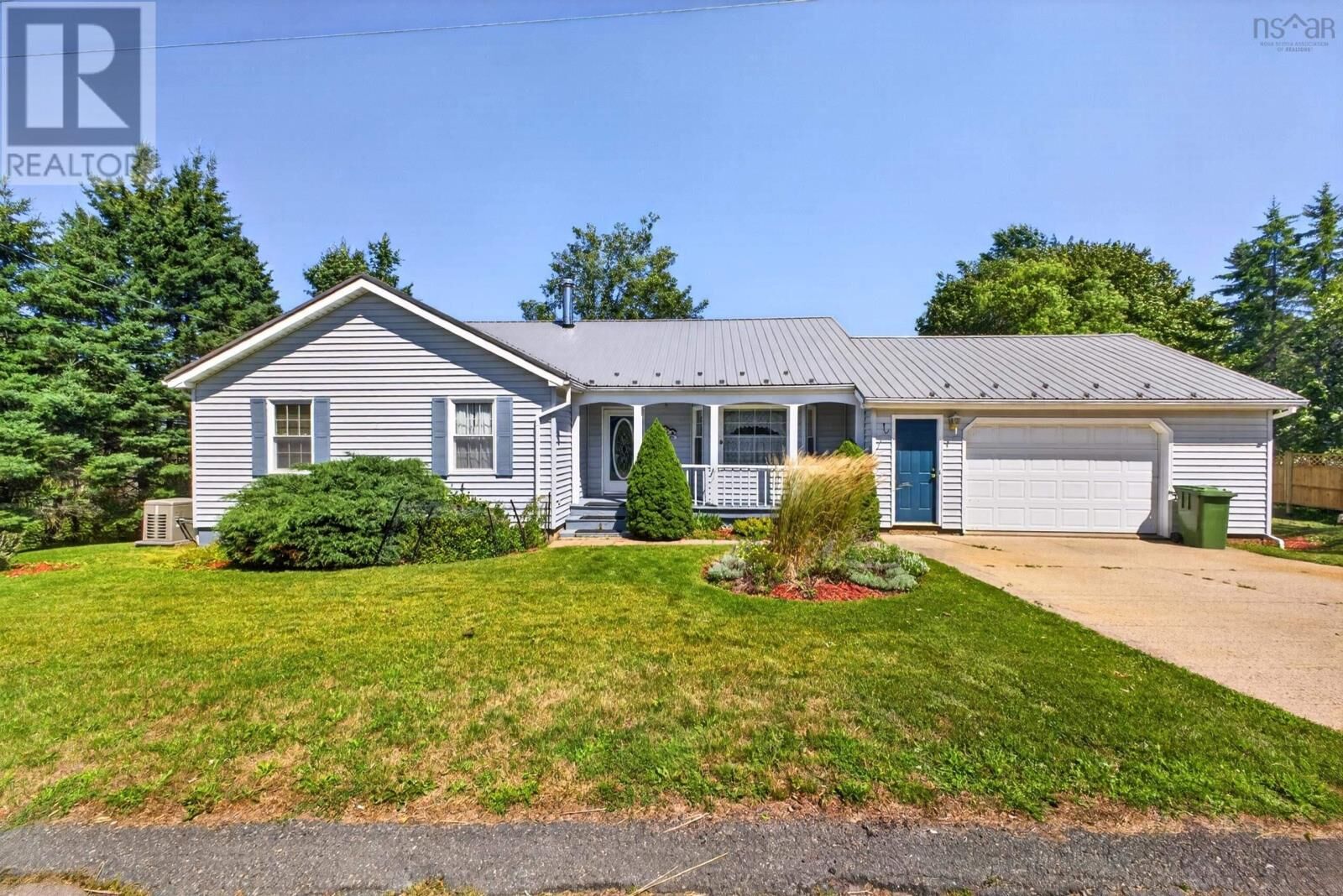 Property Photo:  1 Hillcrest Street  NS B2N 3M2 