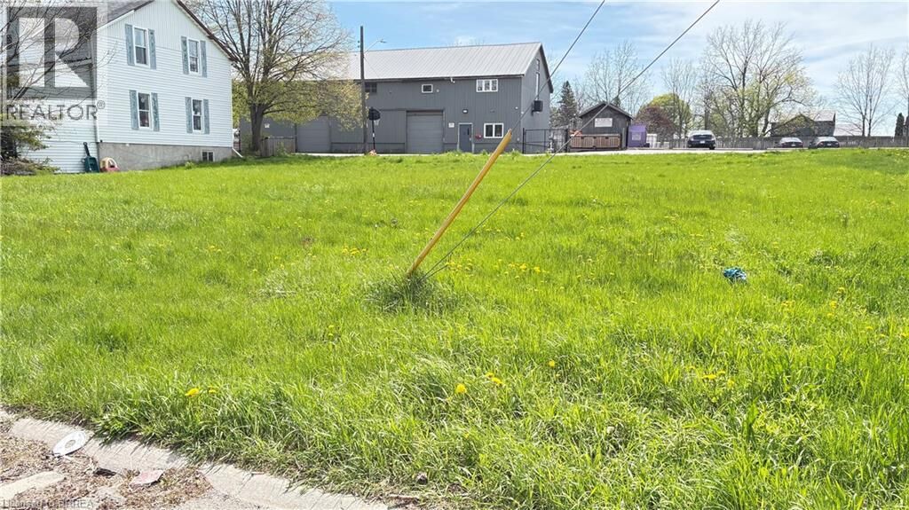 Property Photo:  6 Brydges Street  ON N3L 1R4 