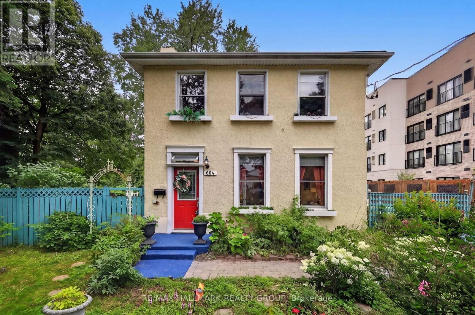 Property Photo: 664 Center Street ON K1K 2N9