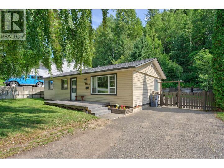 2073 Woodhaven Drive — photo 1