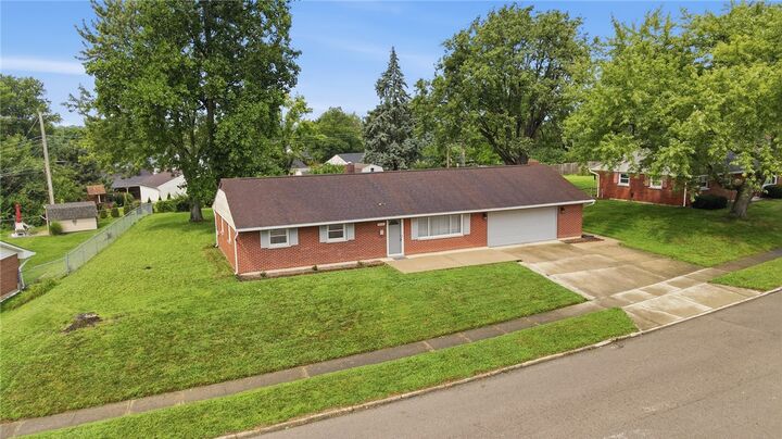 Property Photo: 2821 Powhattan Place OH 45420