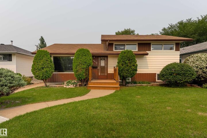 Property Photo:  9012 Meadowlark Road NW  AB T5R 5W8 