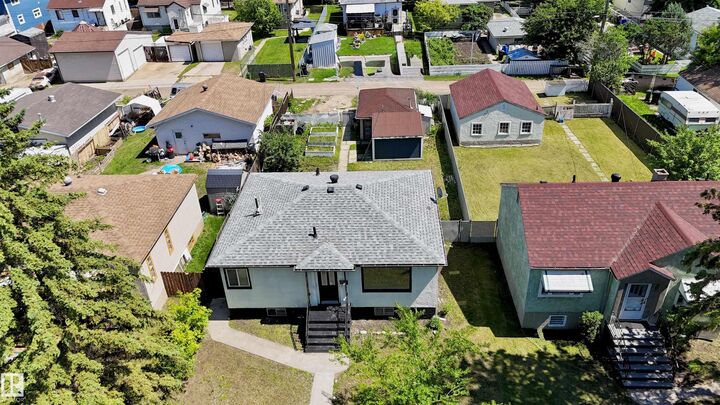 Property Photo:  11927 68 Street NW  AB T5B 1P8 