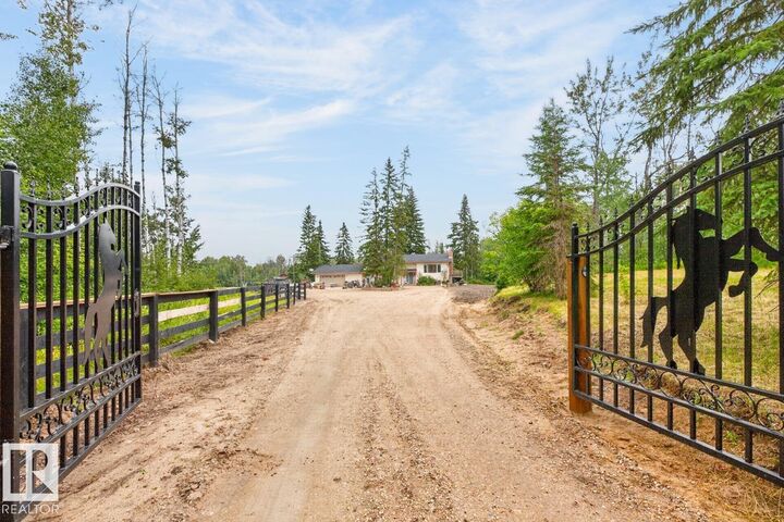 Property Photo: 51404 Rge Road 264 45 AB T7Y 1E4