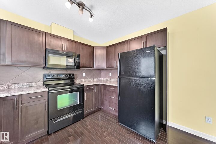 Property Photo:  2336 Aspen Trail 82  AB T5J 2V6 