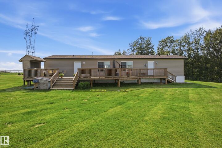 Property Photo:  51017 Rge Rd 14  AB T7Z 1M3 