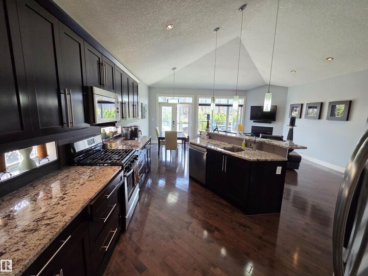 Property Photo:  472 Foxtail Court  AB T8A 3K2 