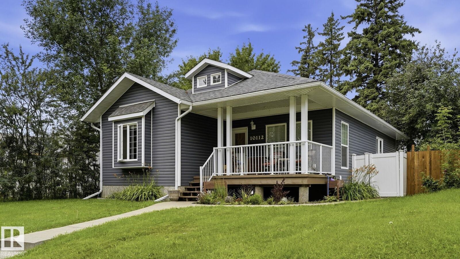 Property Photo:  10112 105 Street  AB T7P 1V7 