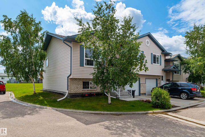 Property Photo:  6506 47 Street 9  AB T9M 0C5 