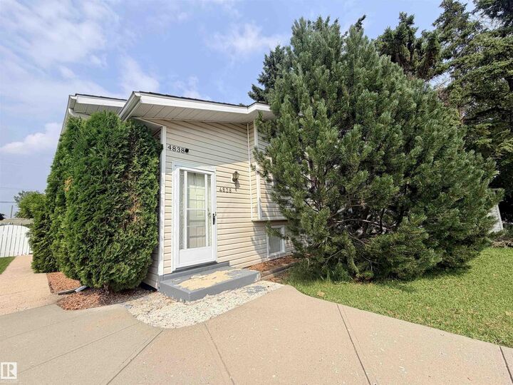 Property Photo:  4838 46 Avenue  AB T0A 3A3 