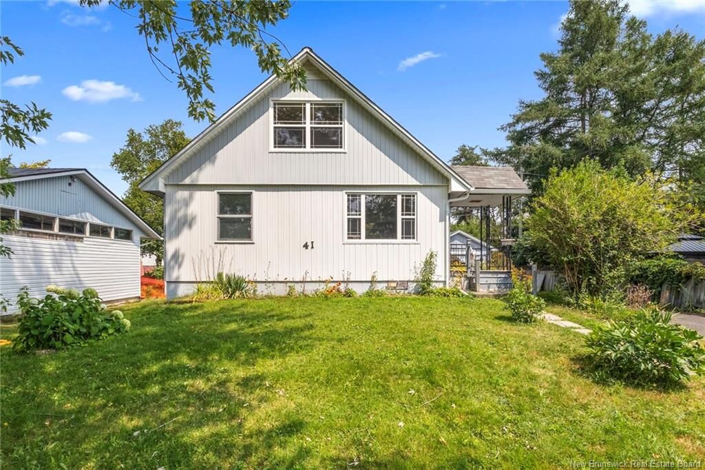 Property Photo:  41 Hillcourt Drive  NB E3A 1S3 