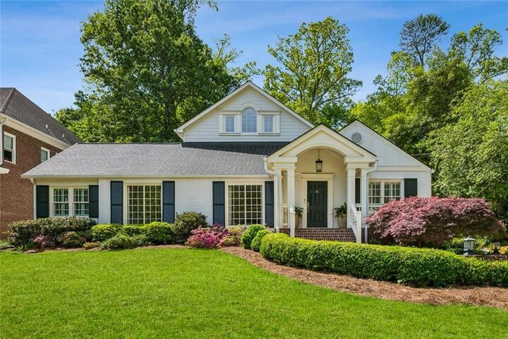 Property Photo:  860 Wellesley Drive NW  GA 30305 