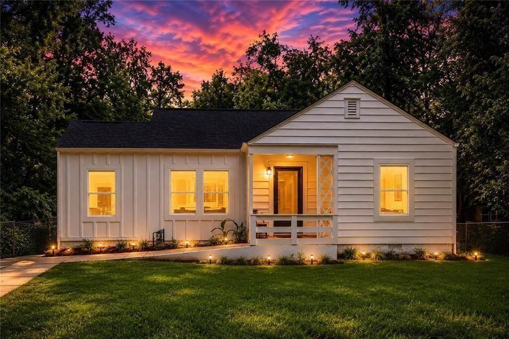 Property Photo:  2130 Donald Lee Hollowell Parkway NW  GA 30318 