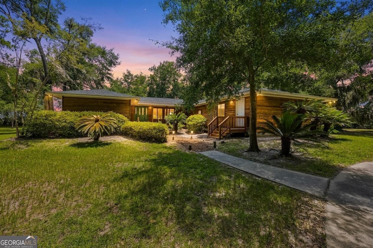 Property Photo:  1924 Cedar Court  GA 31565 