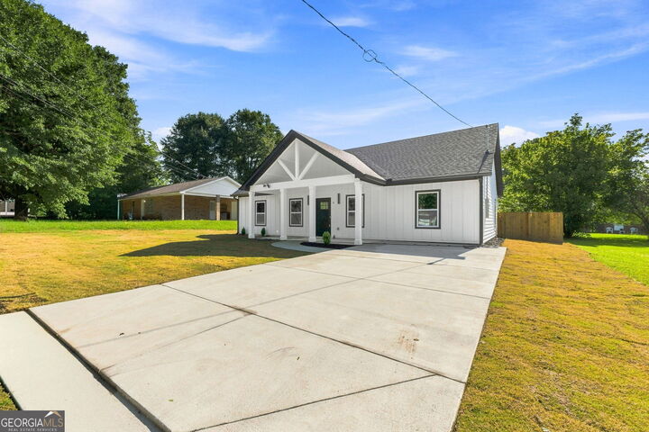 Property Photo:  4 N Annie St  GA 30263 