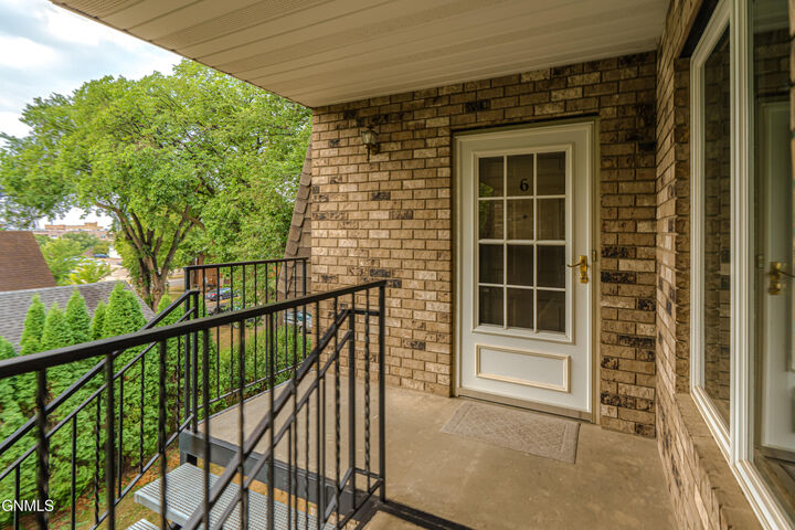 Property Photo:  415 1st Street 6  ND 58501 