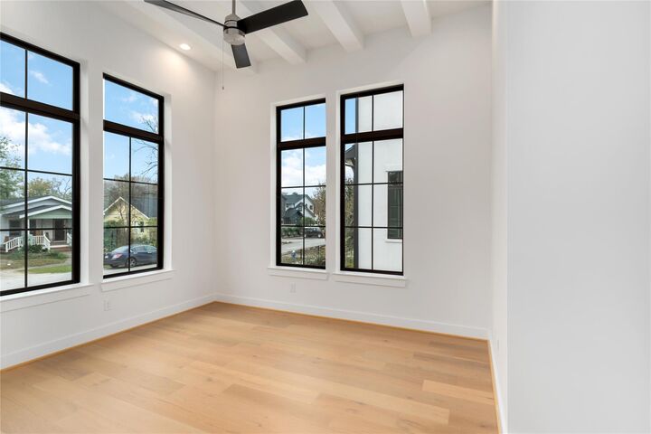 Property Photo:  613 Wendel Street  TX 77009 