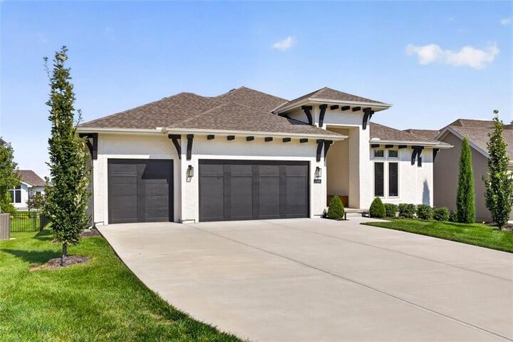 Property Photo:  17401 Oakshire Street  KS 66221 