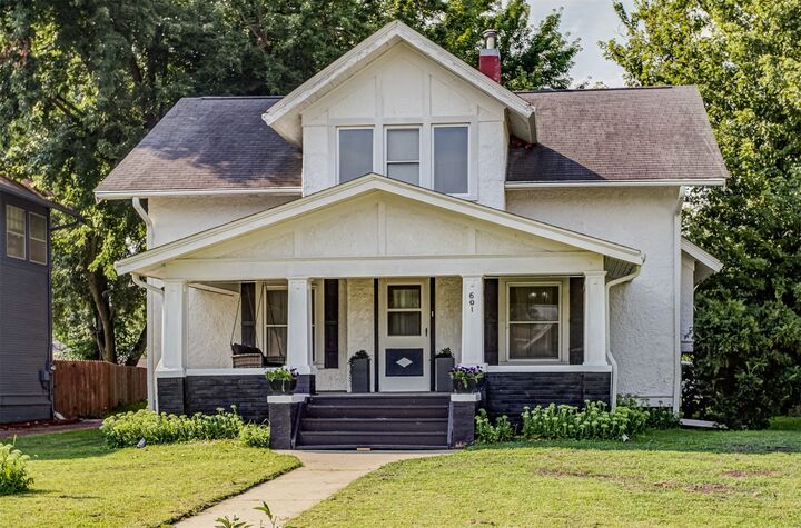 Property Photo:  601 Willis Avenue  IA 50220 