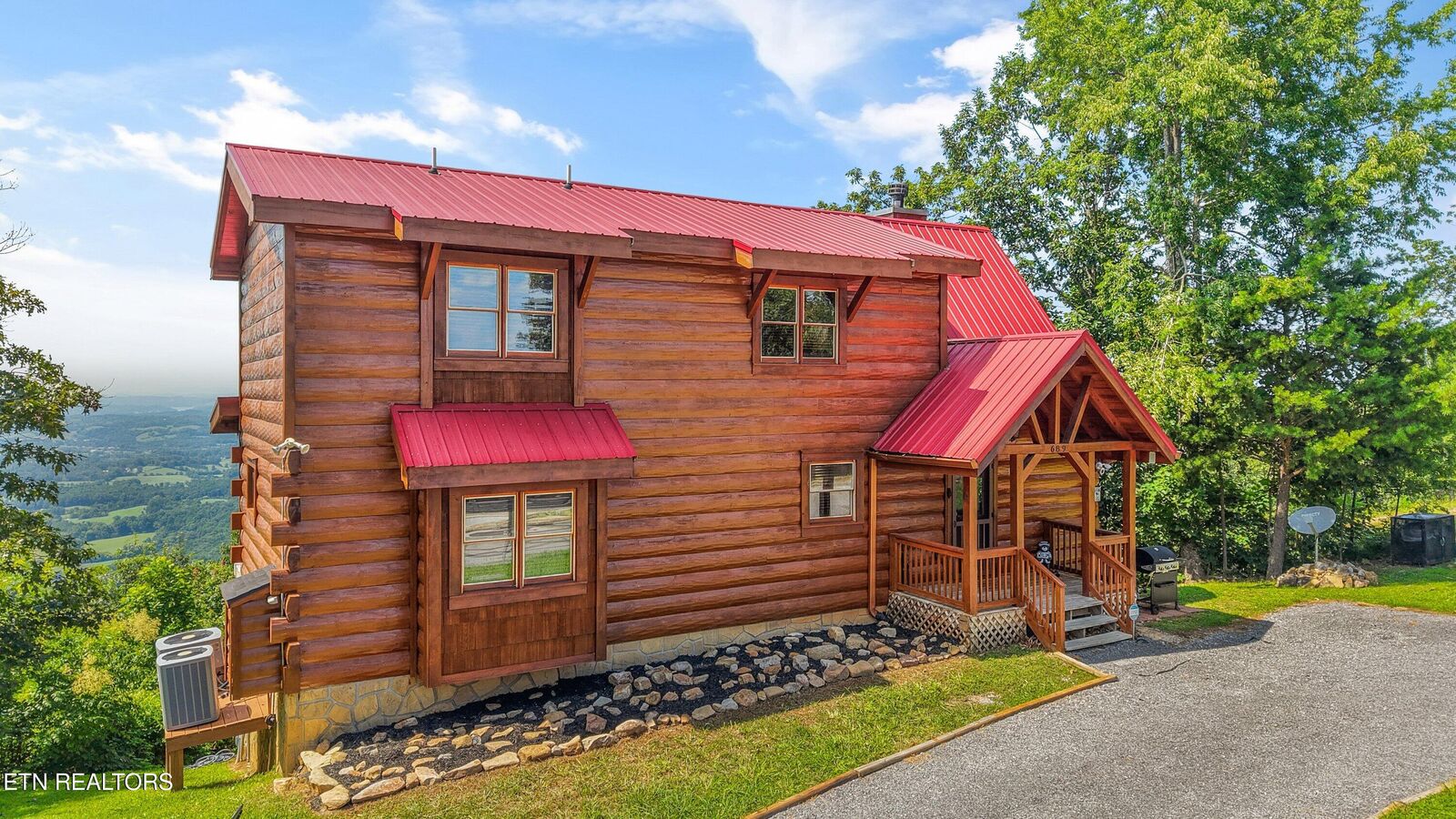 Property Photo: 689 Shell Mountain Rd TN 37876