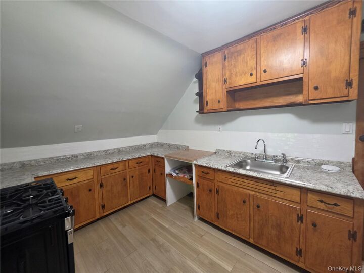 Property Photo: 81 Waring Place 3 NY 10703
