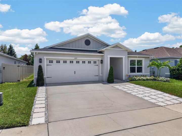 Property Photo: 13737 Rushing Creek Run FL 32824