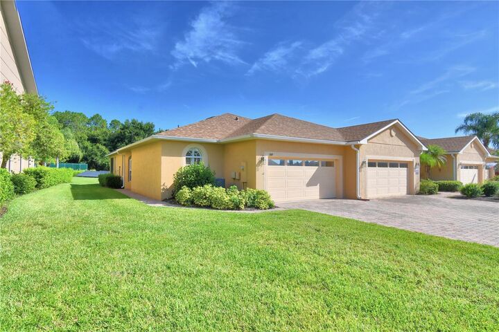 Property Photo:  1307 Innsbruck Ct  FL 33884 
