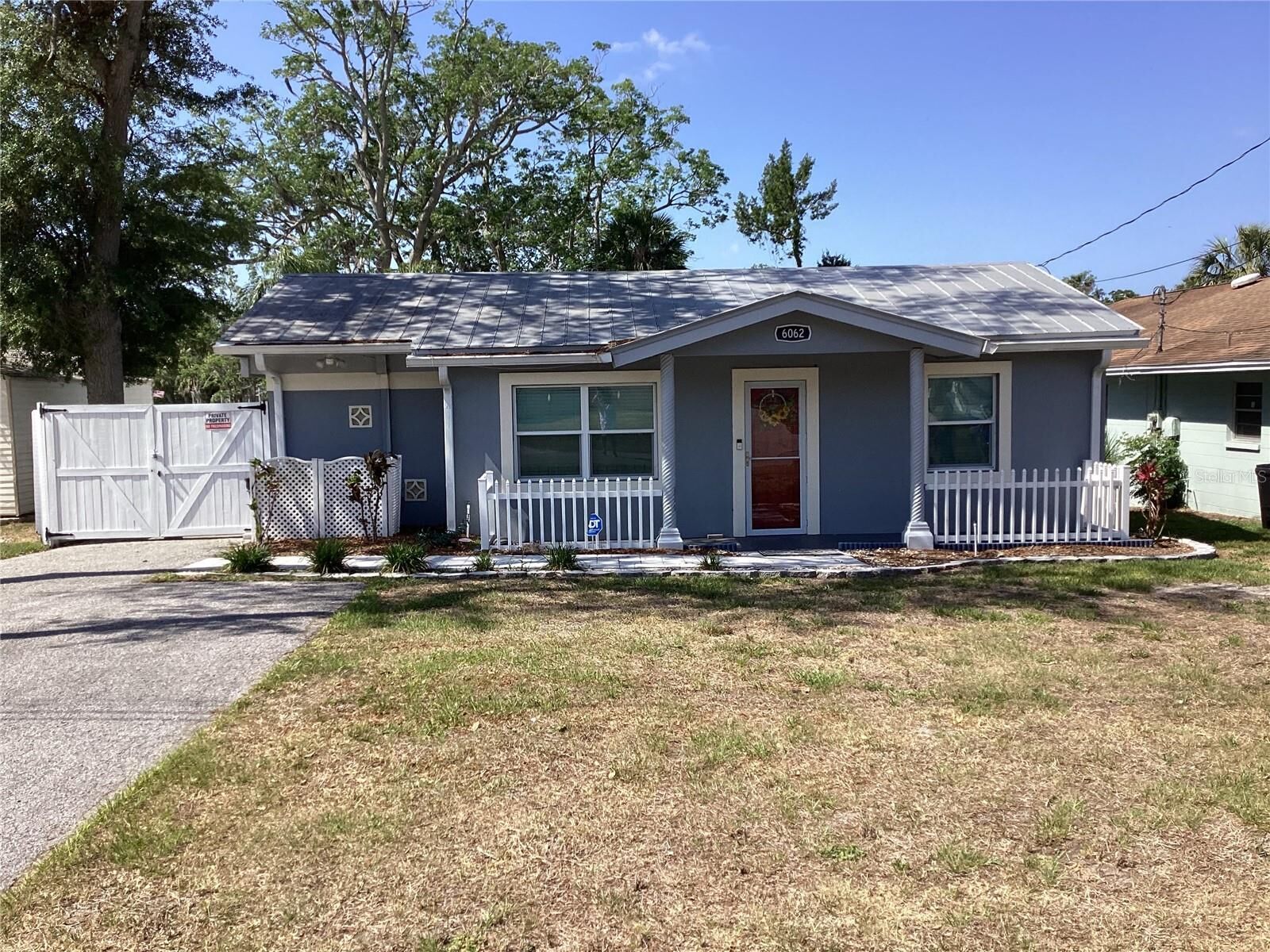 Property Photo:  6062 Oak Ridge Avenue  FL 34653 