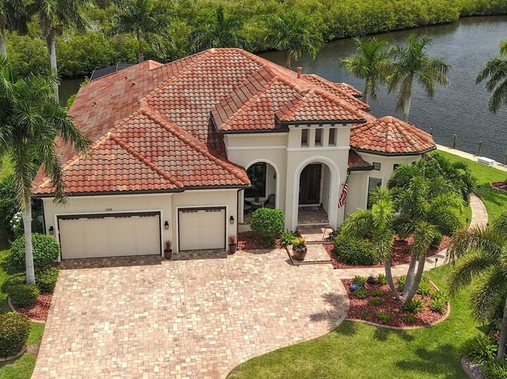 Property Photo: 1355 Grebe Drive FL 33950