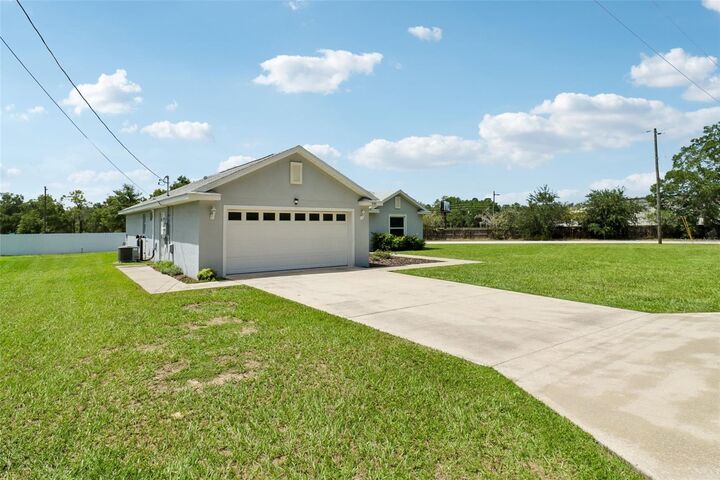 Property Photo:  9170 SE 150th Street  FL 34491 