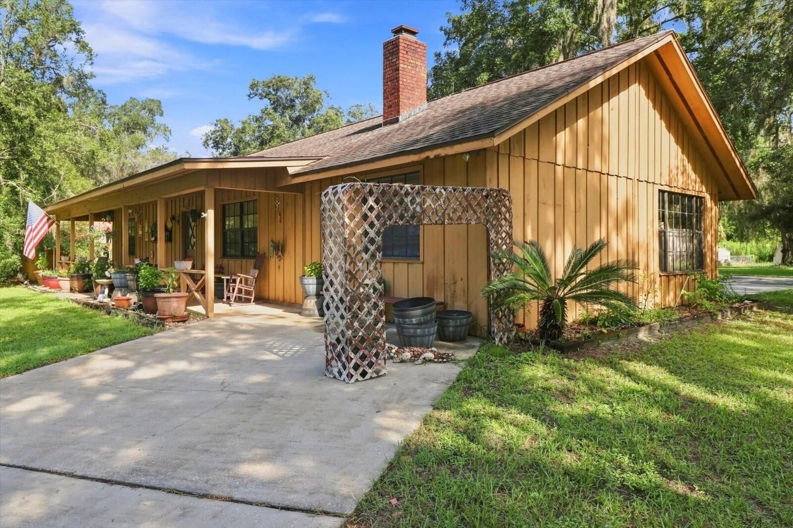 Property Photo: 4553 E Shorewood Drive FL 34442