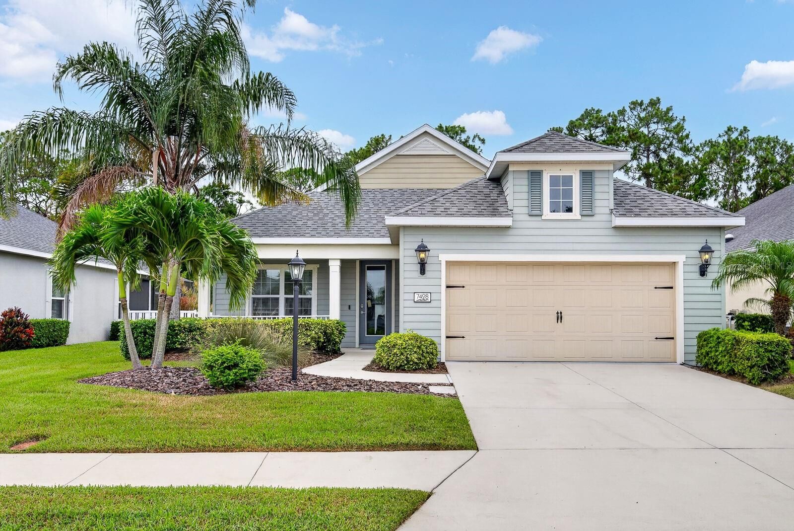 Property Photo:  7428 Ridgelake Circle  FL 34203 